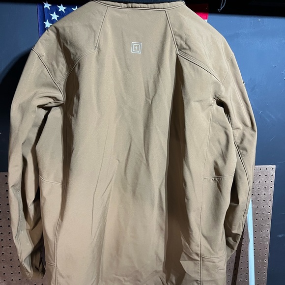 5.11 Soft shell 2XL - Picture 4 of 5